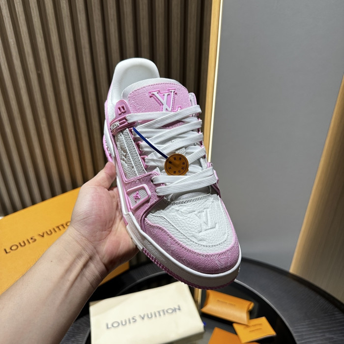 L0VT SNEAKER