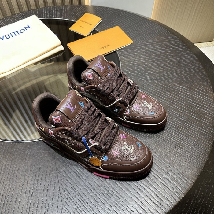 L0VT SNEAKER