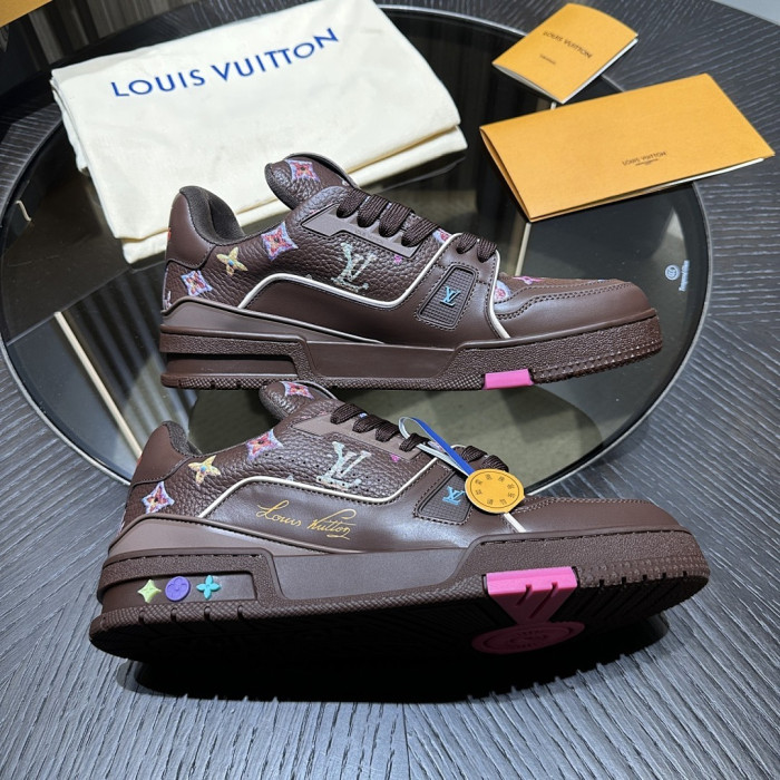 L0VT SNEAKER