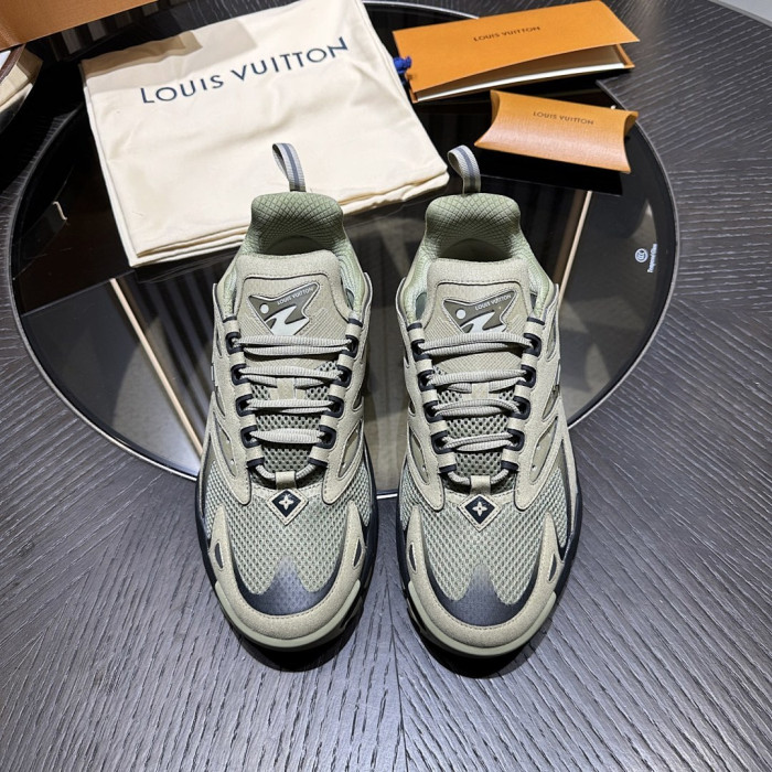 L0VT SNEAKER