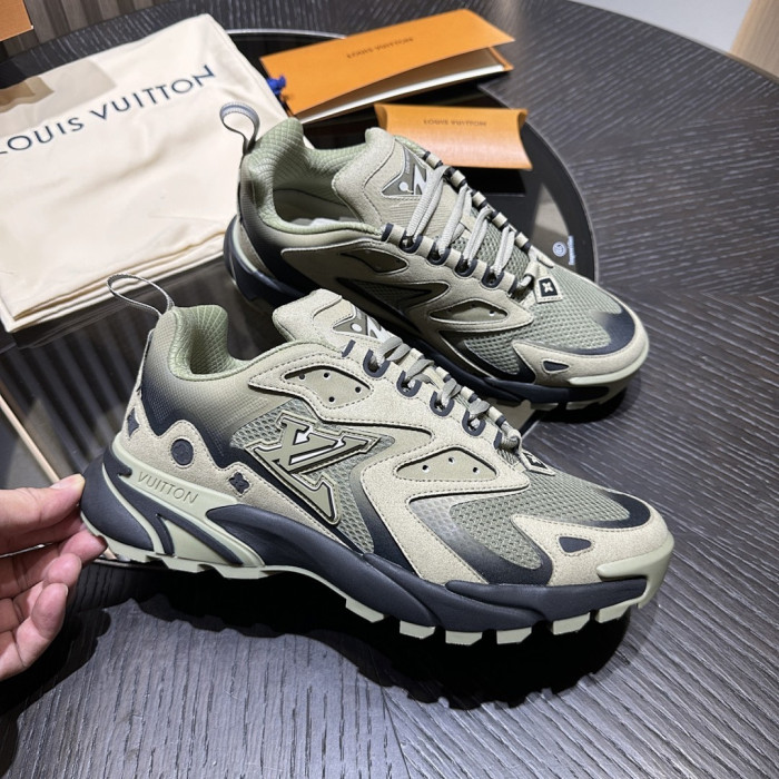 L0VT SNEAKER