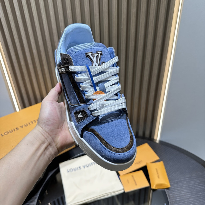 L0VT SNEAKER