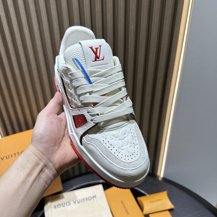 L0VT SNEAKER