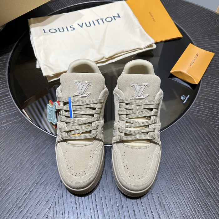 L0VT SNEAKER