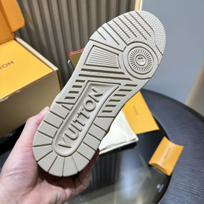 L0VT SNEAKER