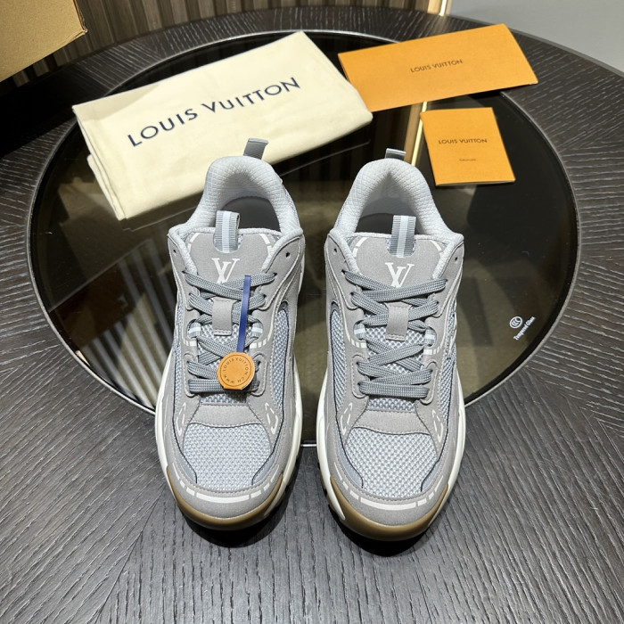 L0VT SNEAKER