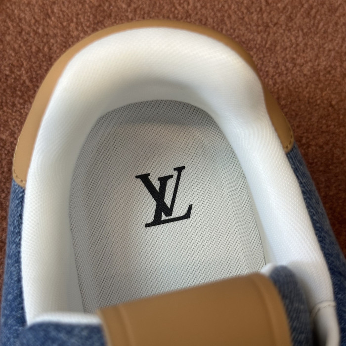 L0VT SNEAKER