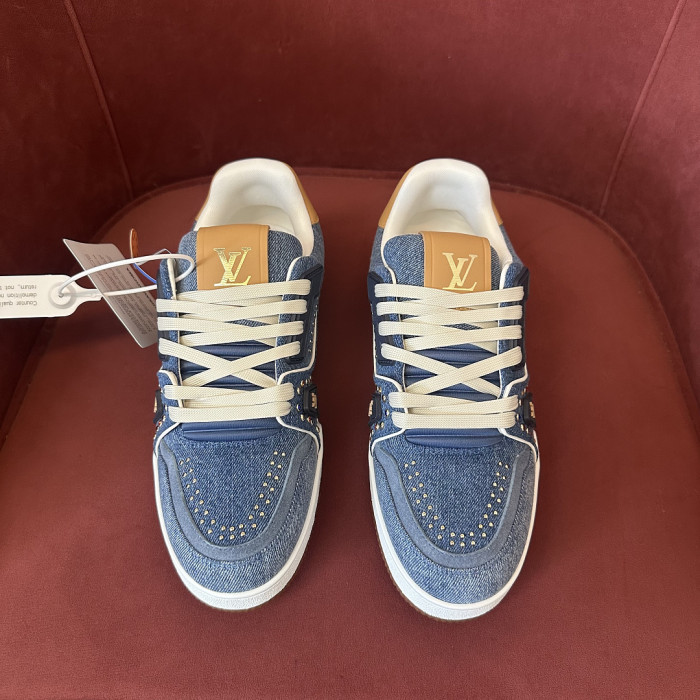 L0VT SNEAKER