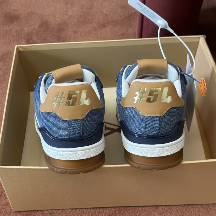 L0VT SNEAKER