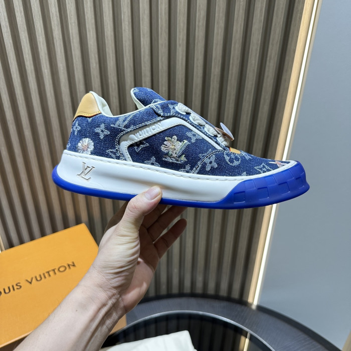 L0VT SNEAKER