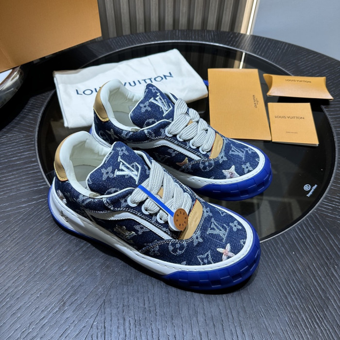 L0VT SNEAKER