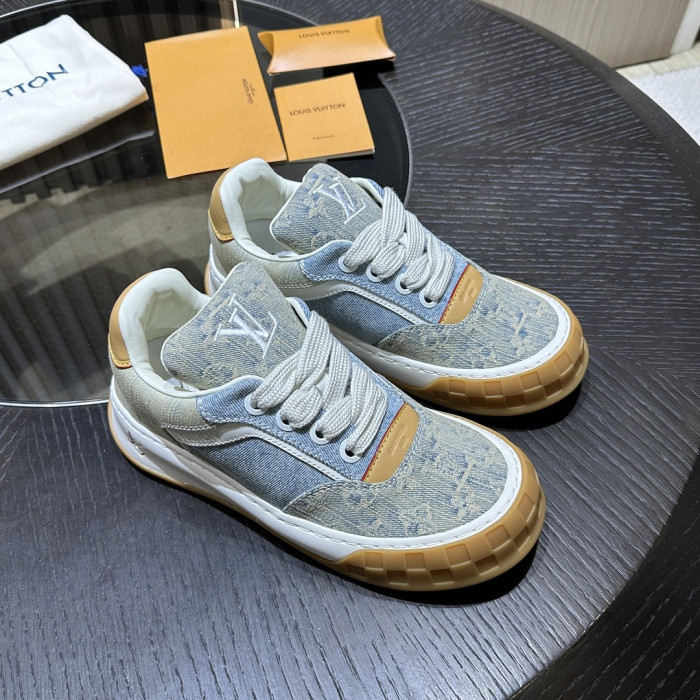 L0VT SNEAKER