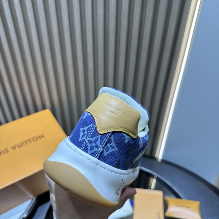 L0VT SNEAKER