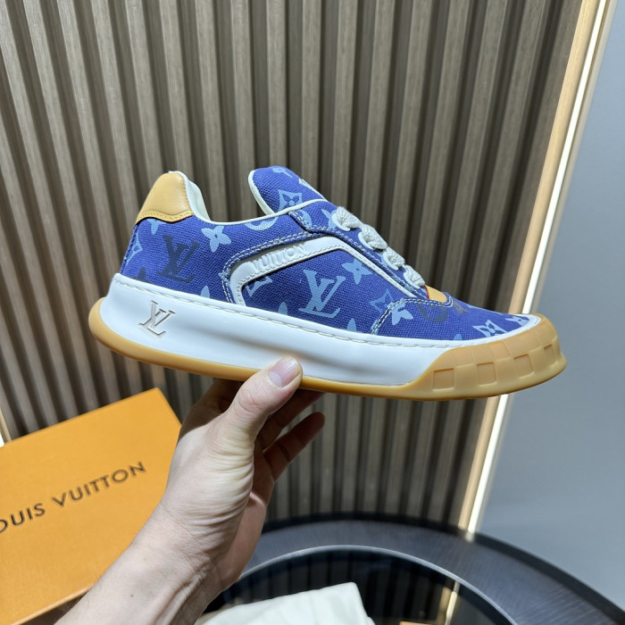 L0VT SNEAKER