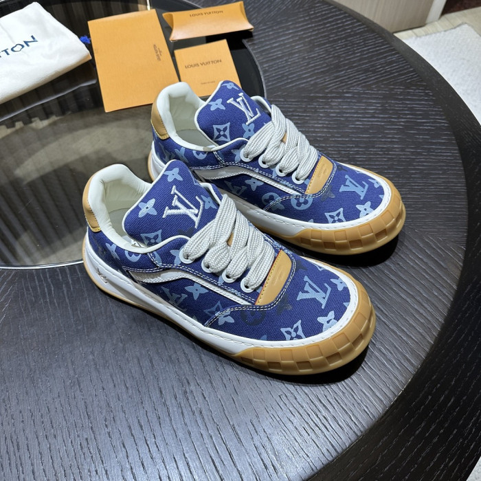 L0VT SNEAKER