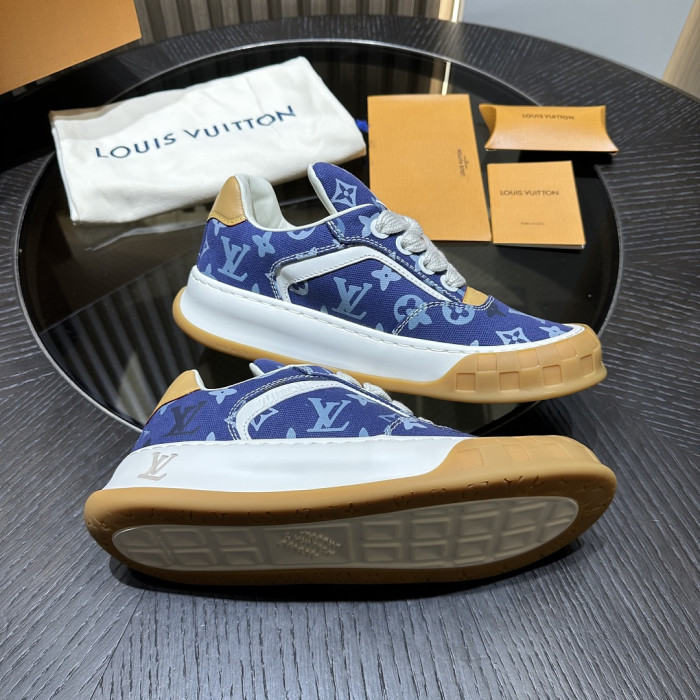 L0VT SNEAKER