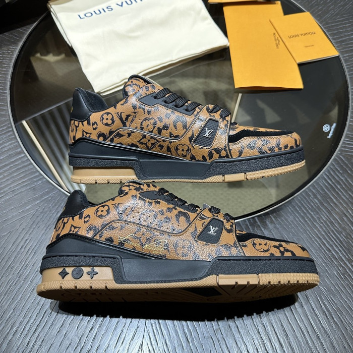 L0VT SNEAKER