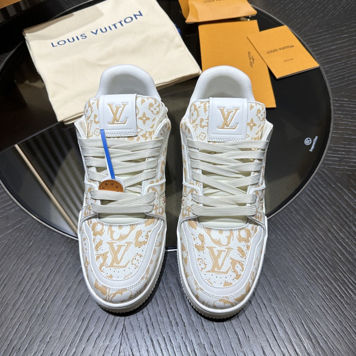 L0VT SNEAKER