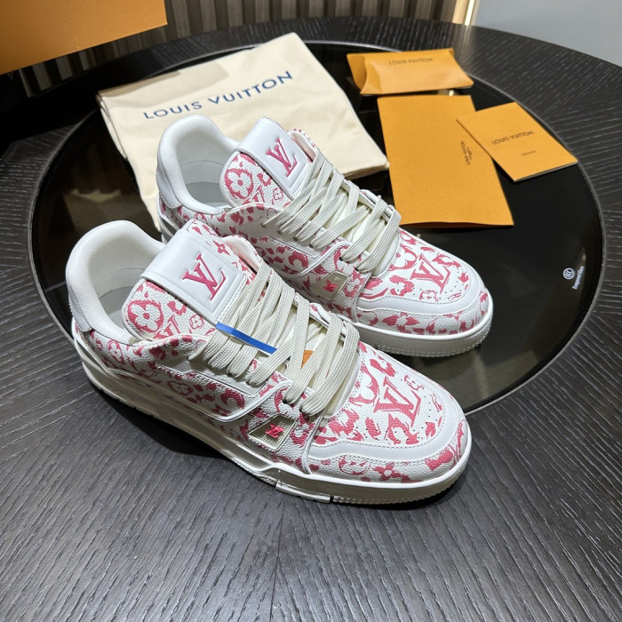 L0VT SNEAKER
