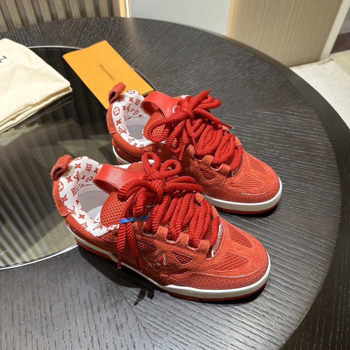 L0VT SNEAKER