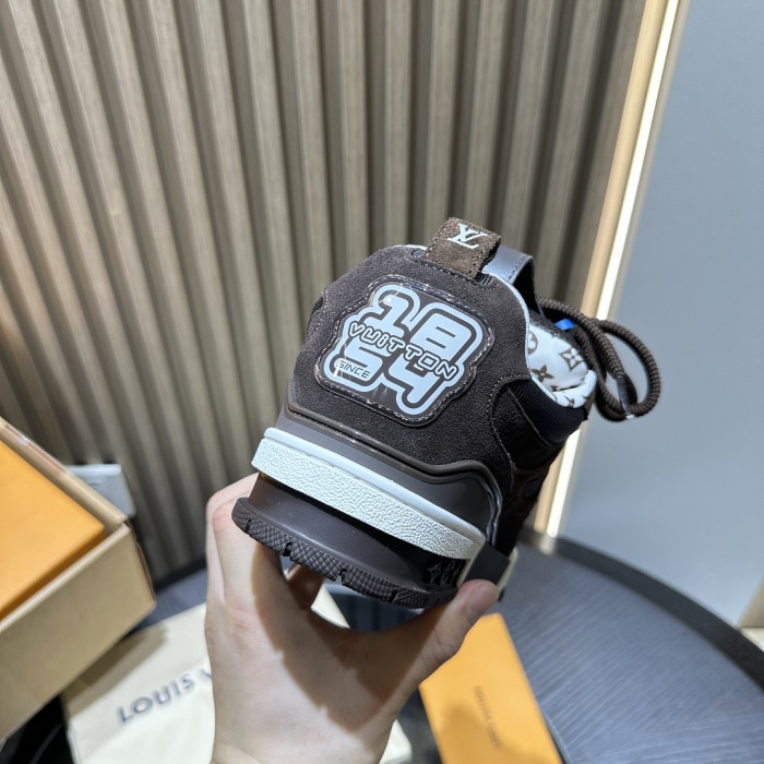 L0VT SNEAKER