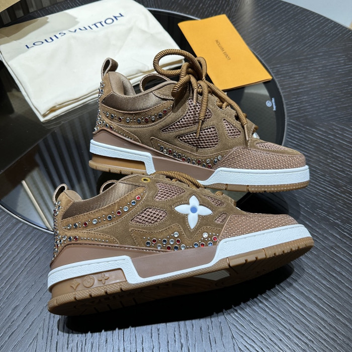 L0VT SNEAKER