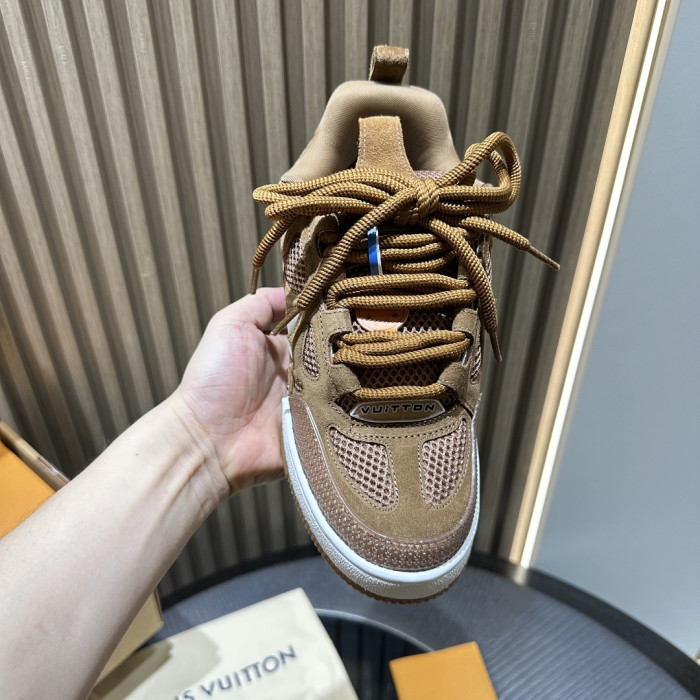 L0VT SNEAKER