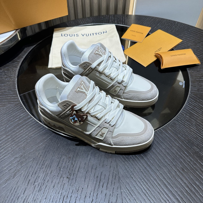 L0VT SNEAKER