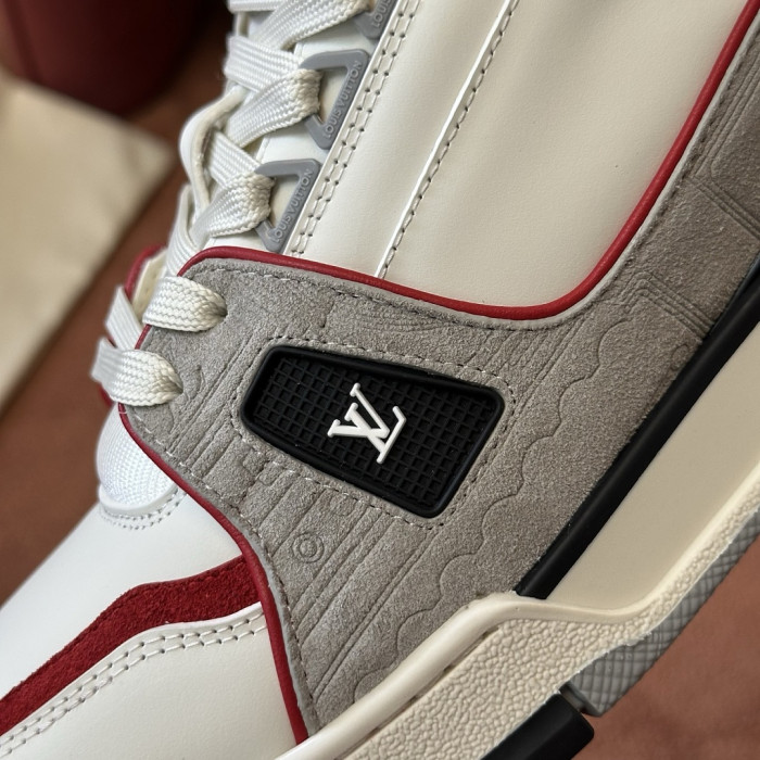 L0VT SNEAKER