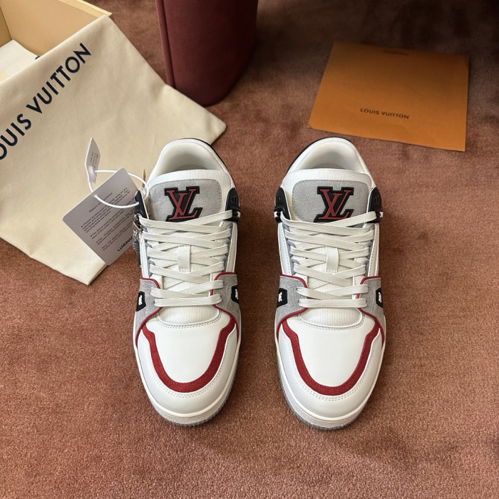 L0VT SNEAKER