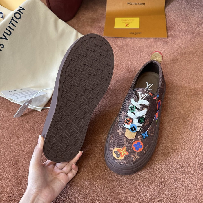 L0VT SNEAKER