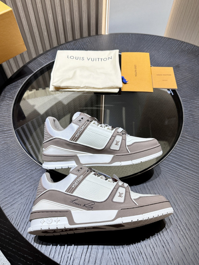 L0VT SNEAKER