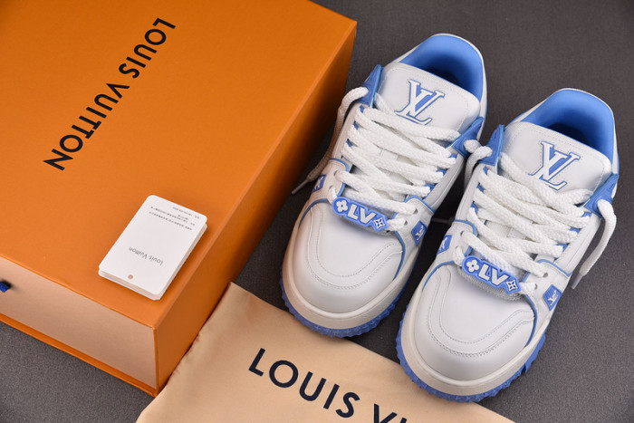 L0VT SNEAKER