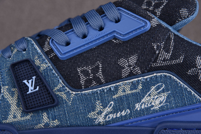 L0VT SNEAKER
