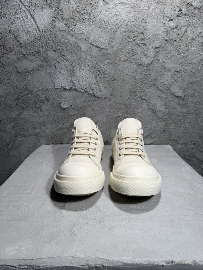 R1CK OWEN& (canvas)